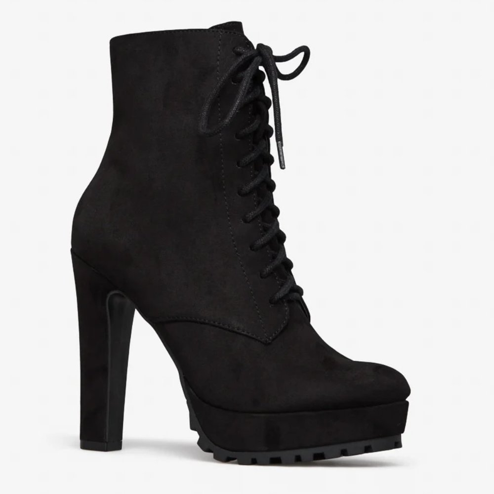 NEW - Delia Lace Up Bootie Black